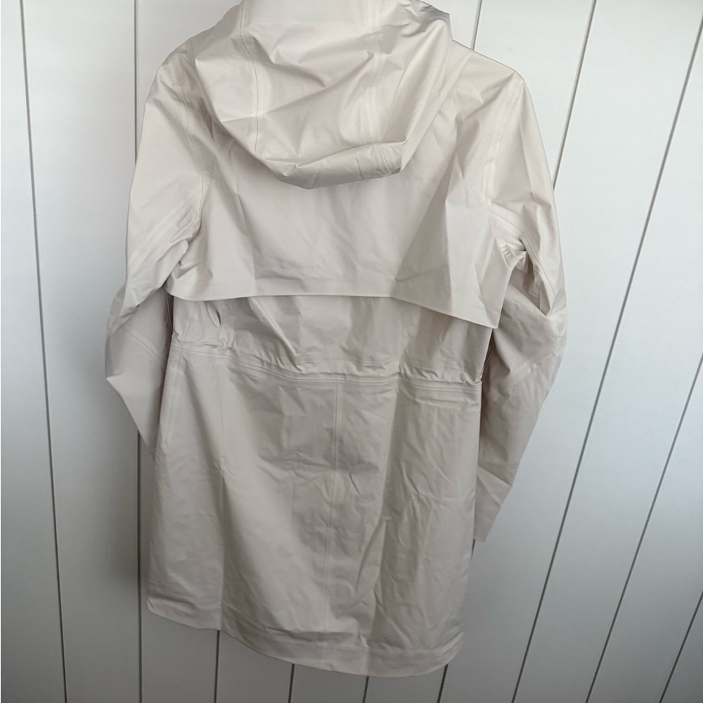 New Lululemon Rain Rebel Jacket Ivory Size 6 NWT - Picture 5 of 13